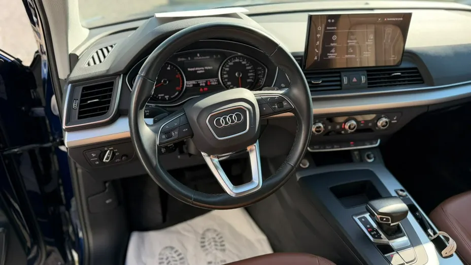 AUDI Q5 -