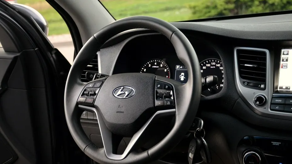 HYUNDAI Tucson -
