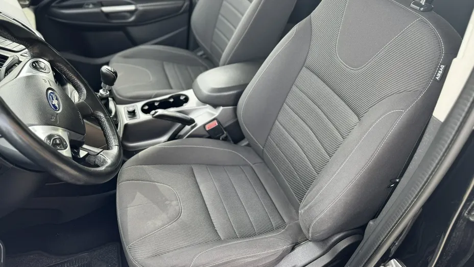 FORD Kuga -