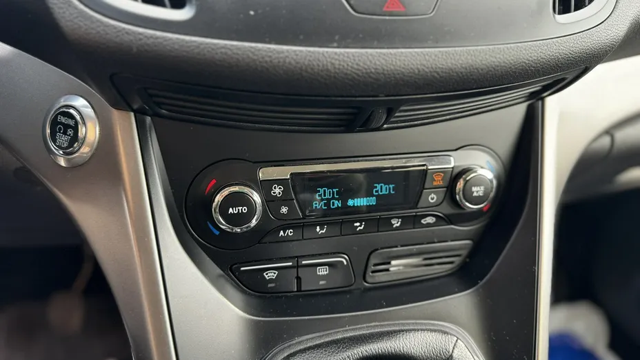 FORD Kuga -
