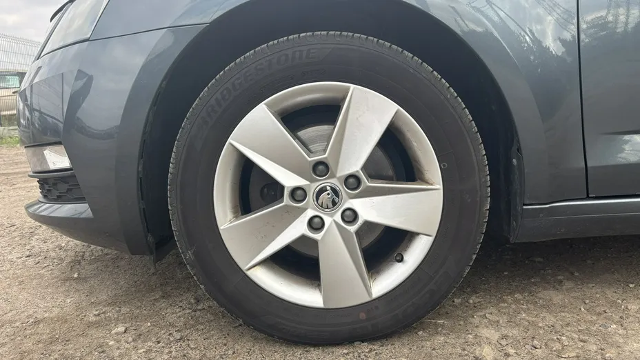 SKODA Octavia -