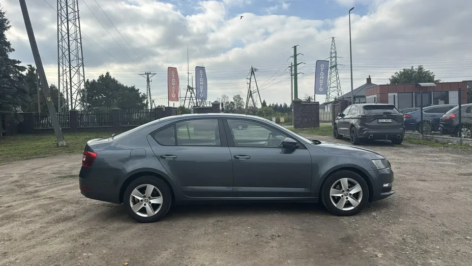 SKODA Octavia -