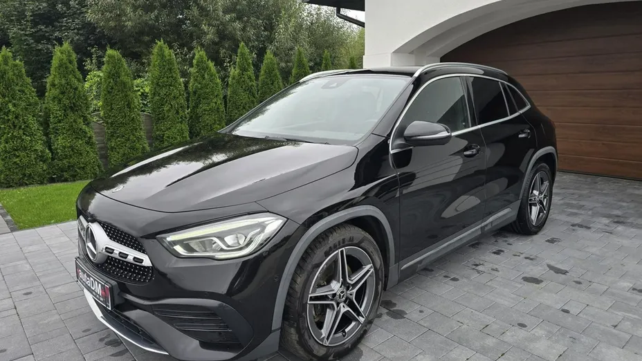 MERCEDES-BENZ GLA -