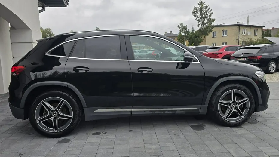 MERCEDES-BENZ GLA -