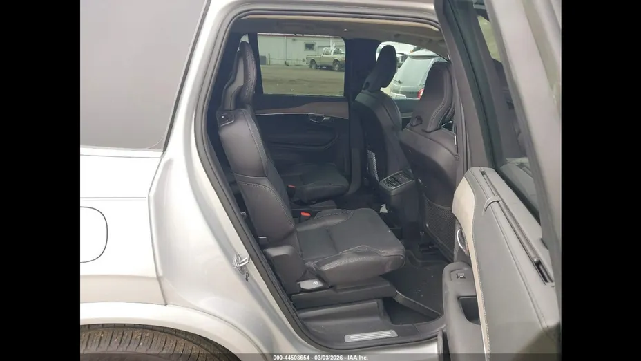 VOLVO XC90 -