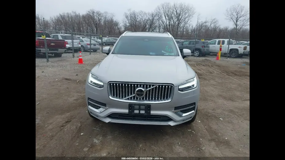 VOLVO XC90 -
