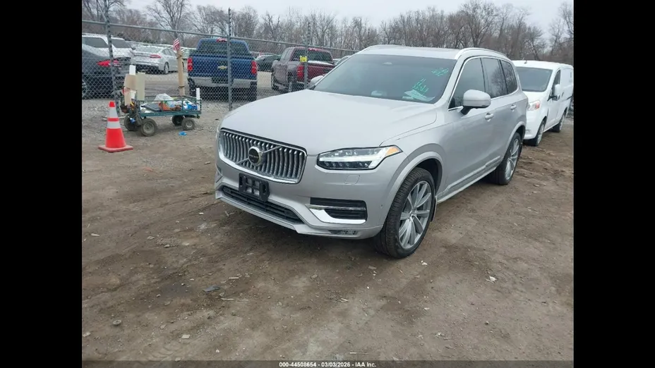 VOLVO XC90 -