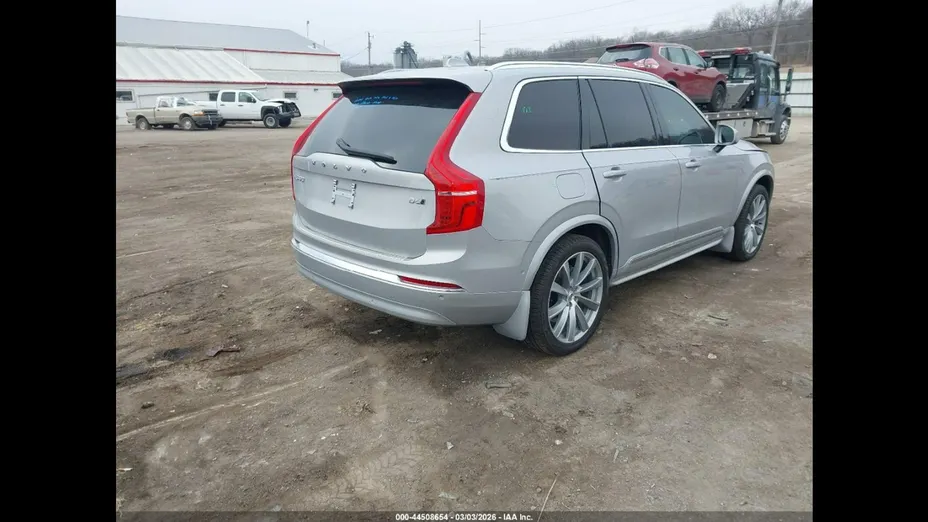 VOLVO XC90 -