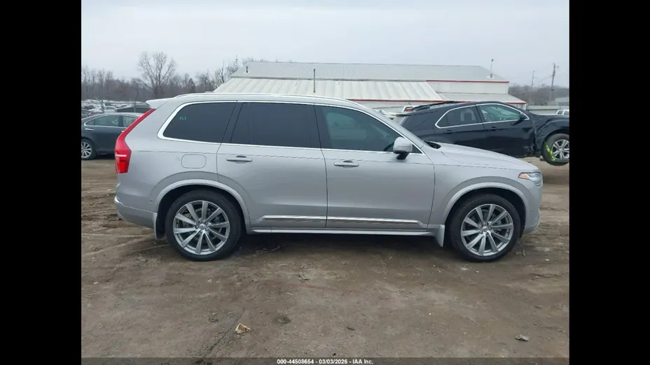 VOLVO XC90 -