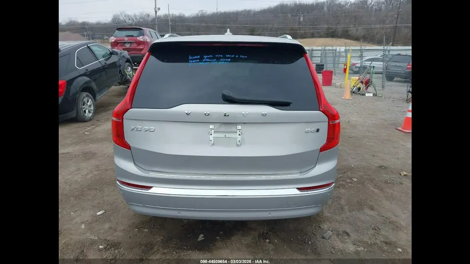 VOLVO XC90 -