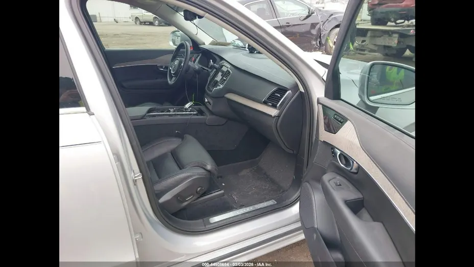 VOLVO XC90 -