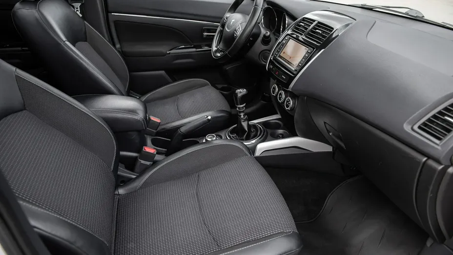 PEUGEOT 4008 -