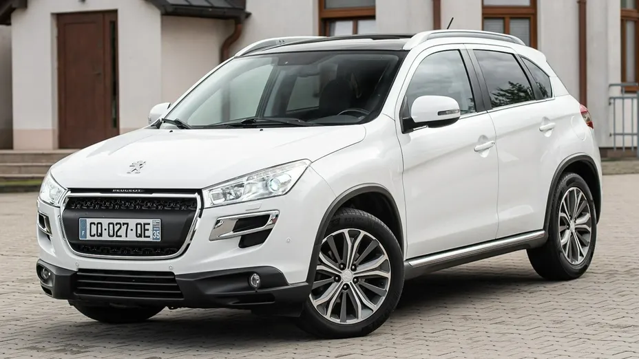 PEUGEOT 4008 -