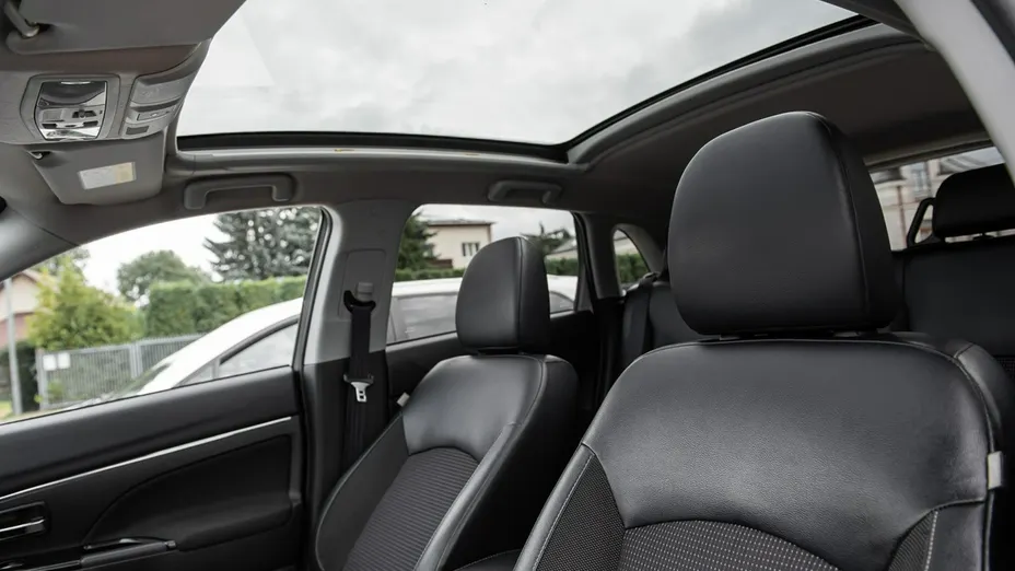 PEUGEOT 4008 -