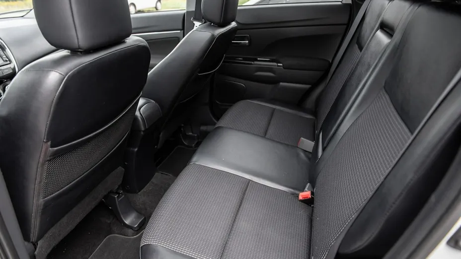 PEUGEOT 4008 -