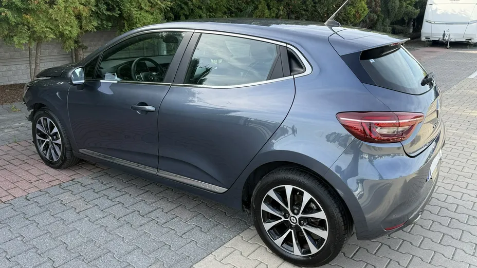 RENAULT Clio -