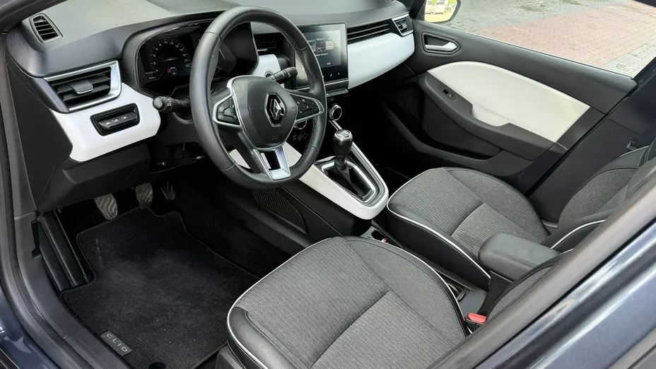 RENAULT Clio -
