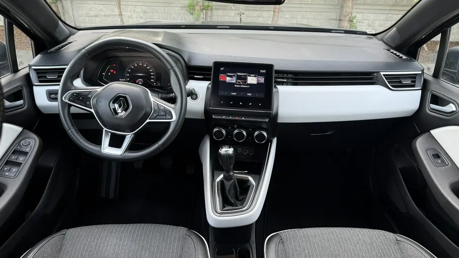 RENAULT Clio -