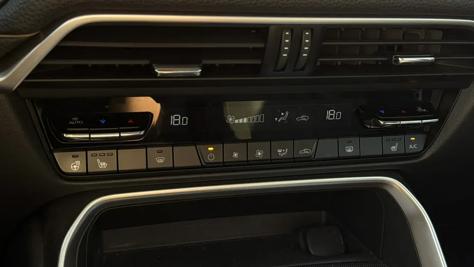 MAZDA CX-60 -