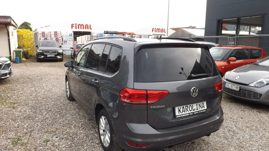 VOLKSWAGEN Touran -