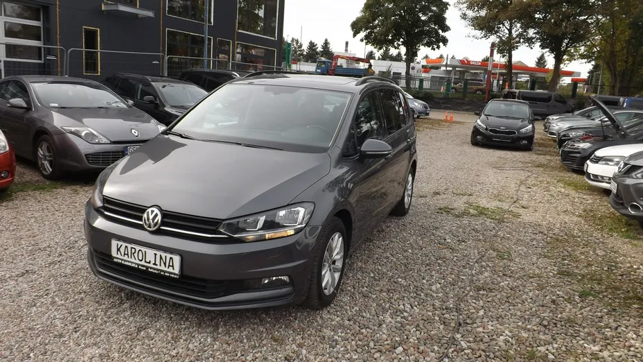 VOLKSWAGEN Touran -