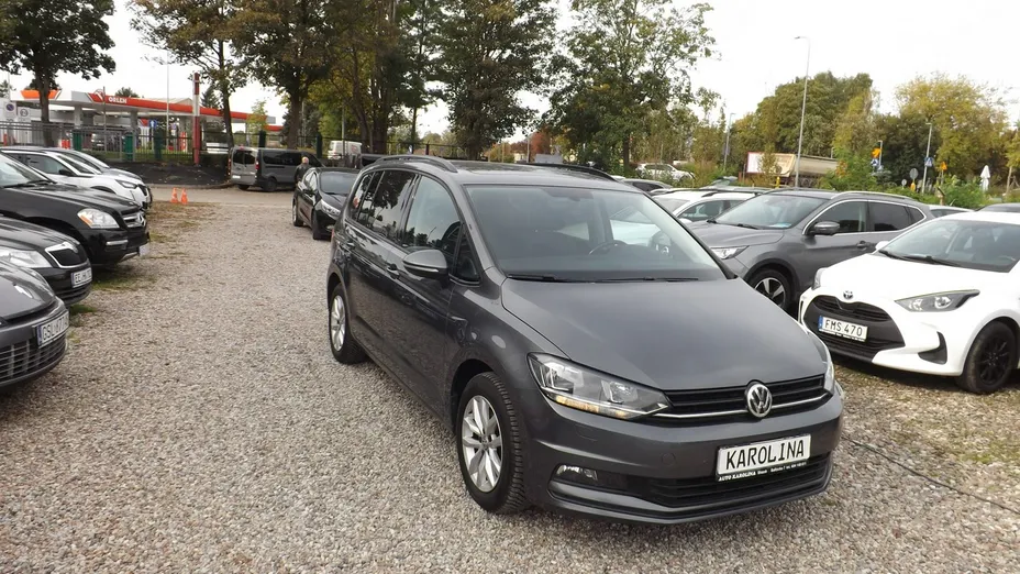 VOLKSWAGEN Touran -