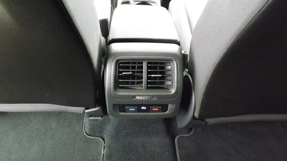 VOLKSWAGEN Touran -