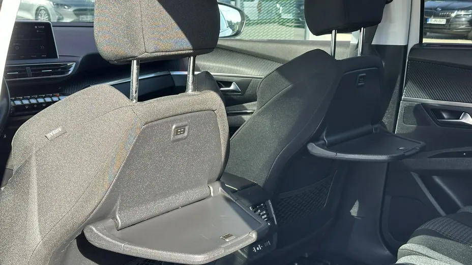 PEUGEOT 5008 -