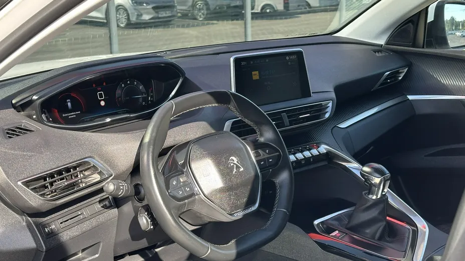 PEUGEOT 5008 -