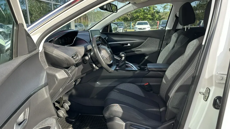 PEUGEOT 5008 -