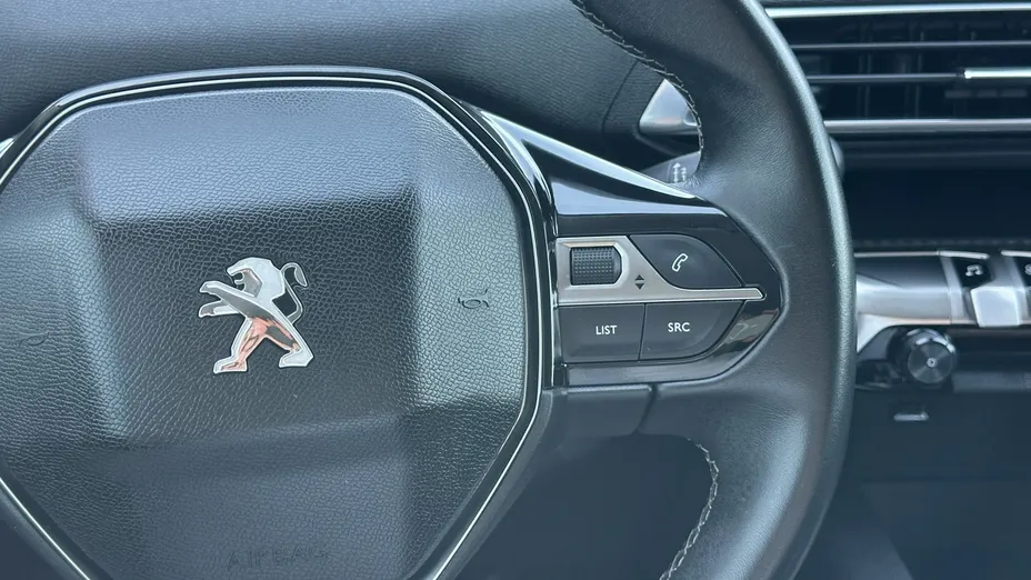 PEUGEOT 5008 -