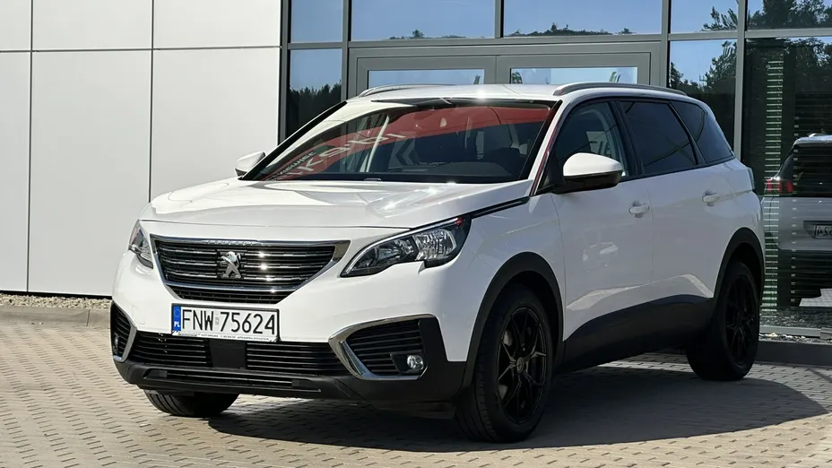 PEUGEOT 5008 -