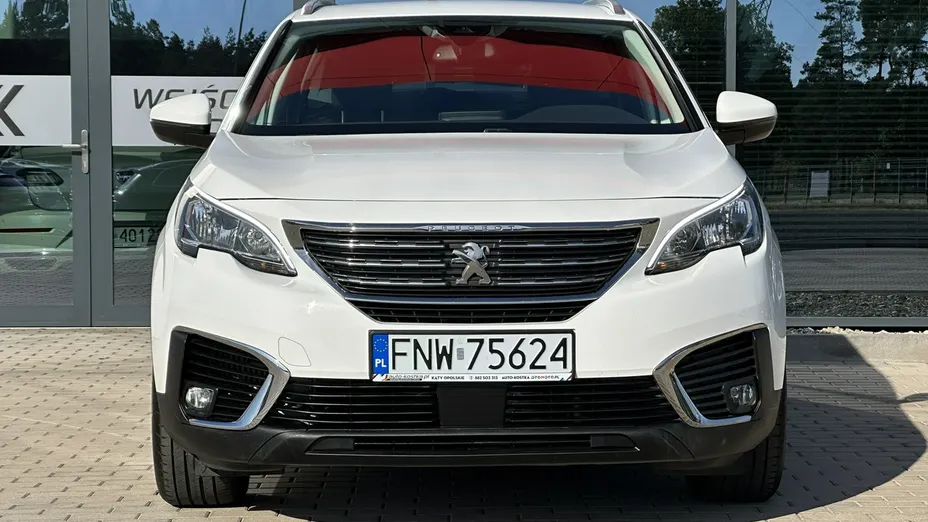 PEUGEOT 5008 -