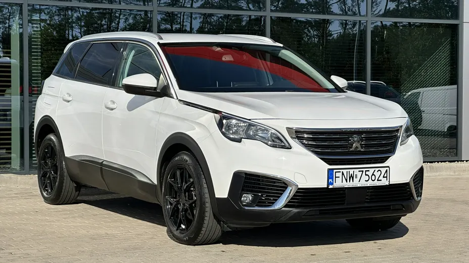 PEUGEOT 5008 -