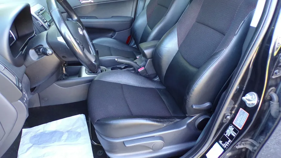HYUNDAI i30 -