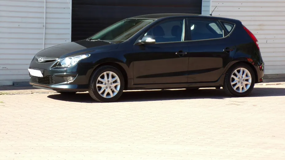 HYUNDAI i30 -