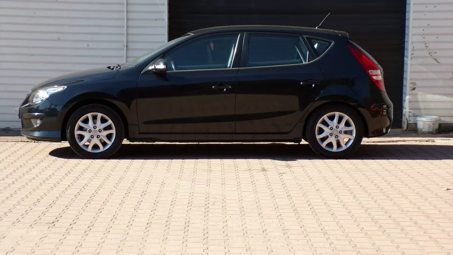 HYUNDAI i30 -