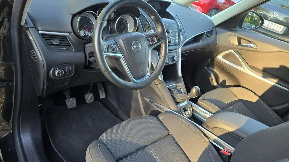 OPEL Zafira -