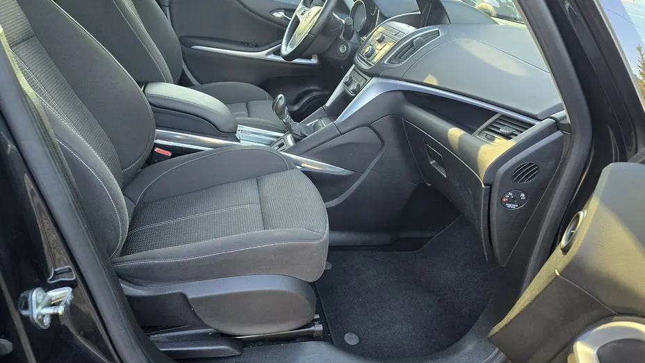 OPEL Zafira -