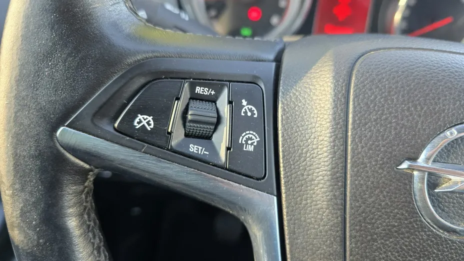 OPEL Zafira -