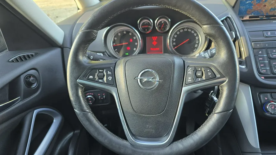 OPEL Zafira -