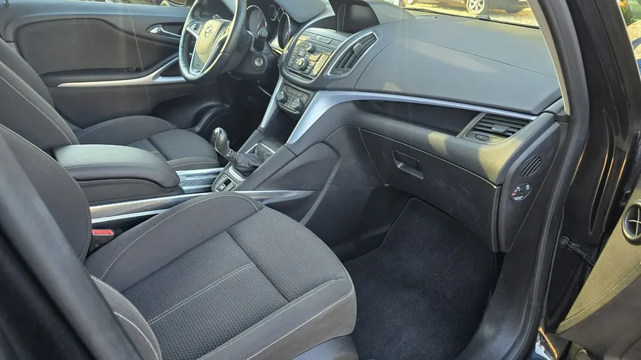 OPEL Zafira -