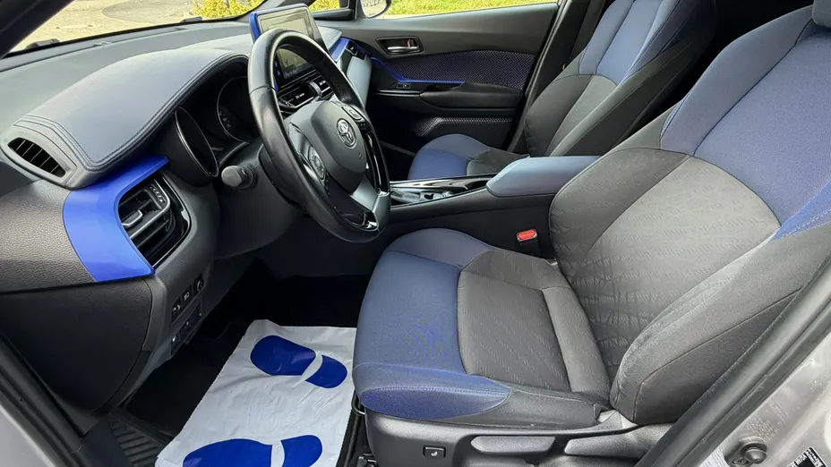 TOYOTA C-HR -