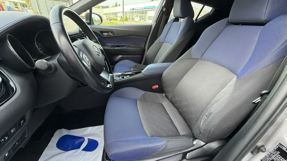 TOYOTA C-HR -