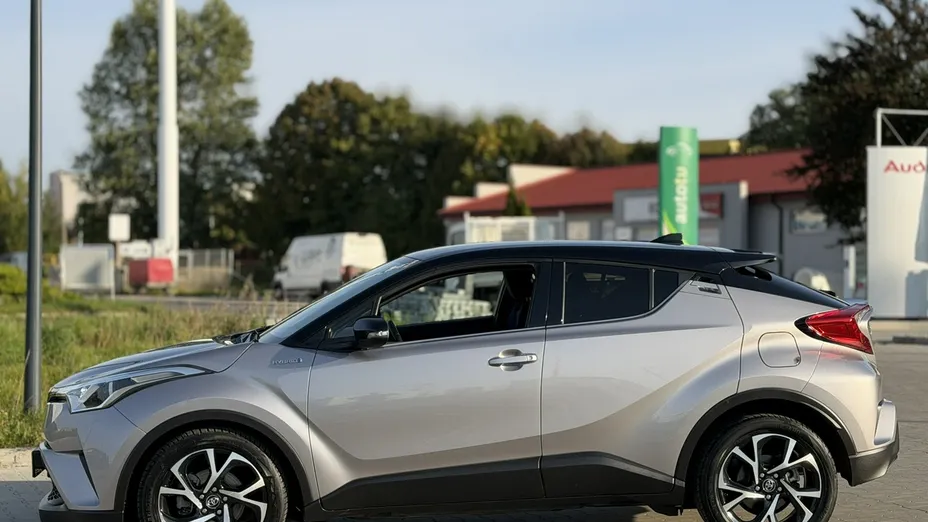 TOYOTA C-HR -
