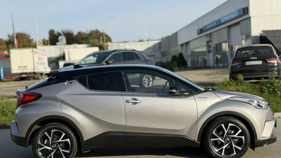 TOYOTA C-HR -