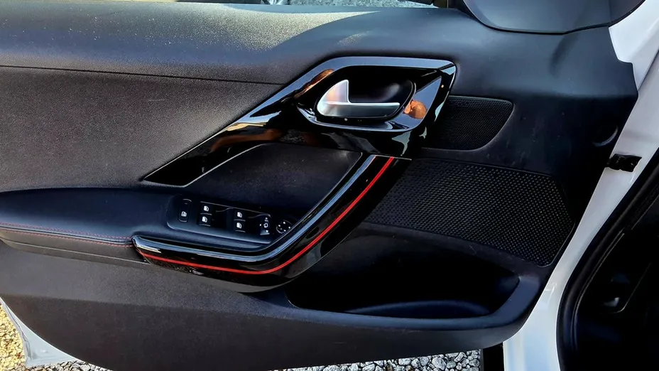 PEUGEOT 2008 -