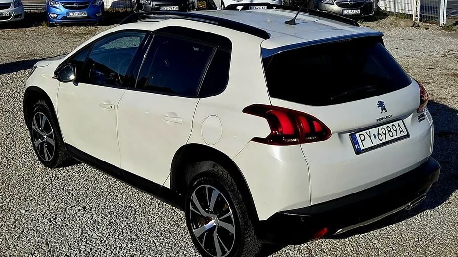 PEUGEOT 2008 -