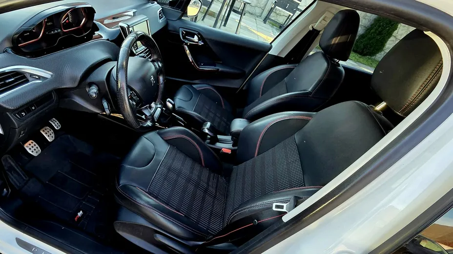 PEUGEOT 2008 -