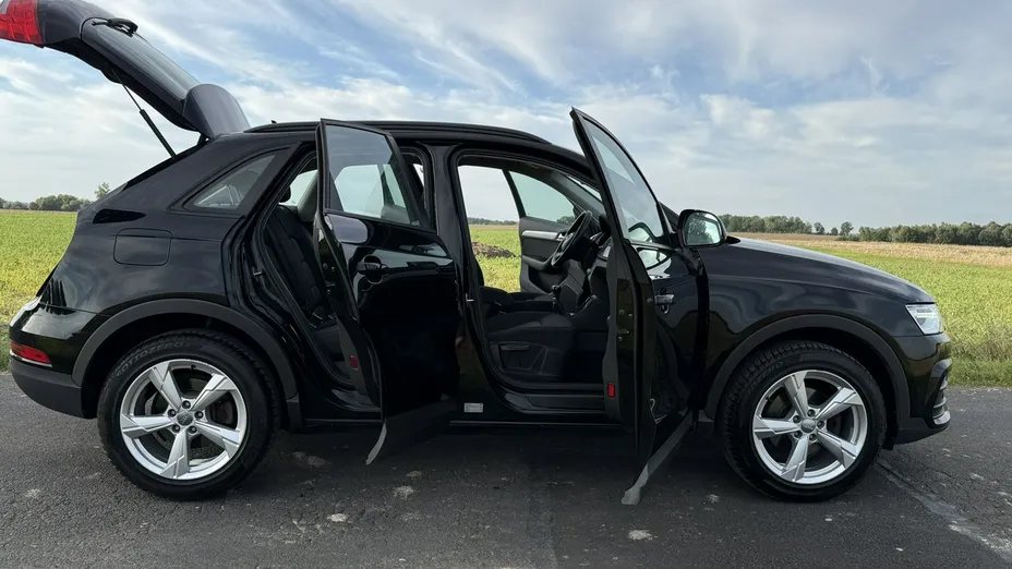 AUDI Q3 -